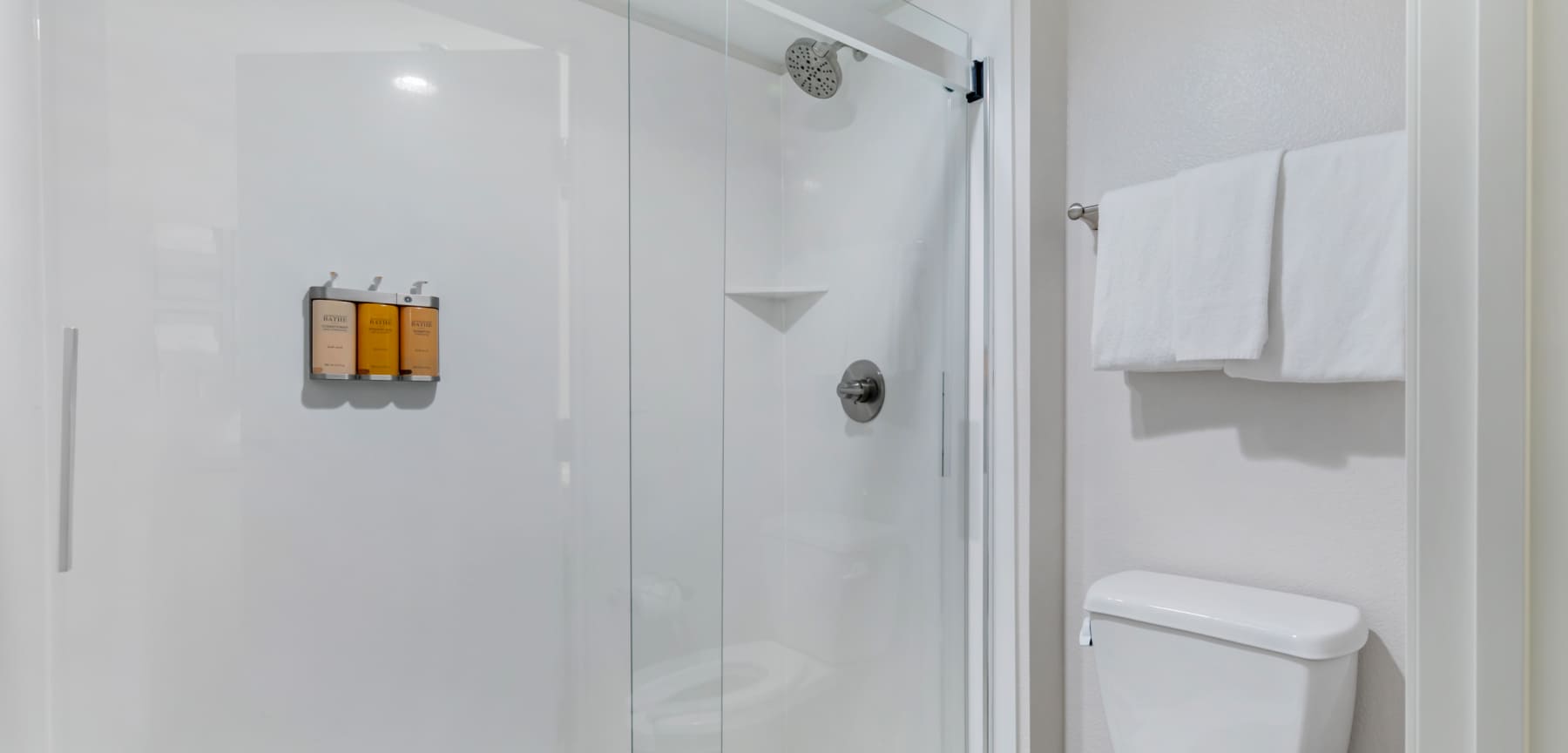 Hillstone Inn Tulare, Ascend Hotel Collection - 1183 N Blackstone St, Tulare, California 93274